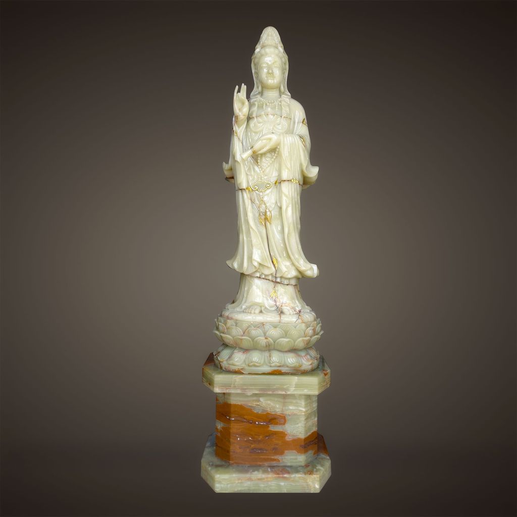 Tượng Phật Bà Quan Âm Đứng Lục Ngọc