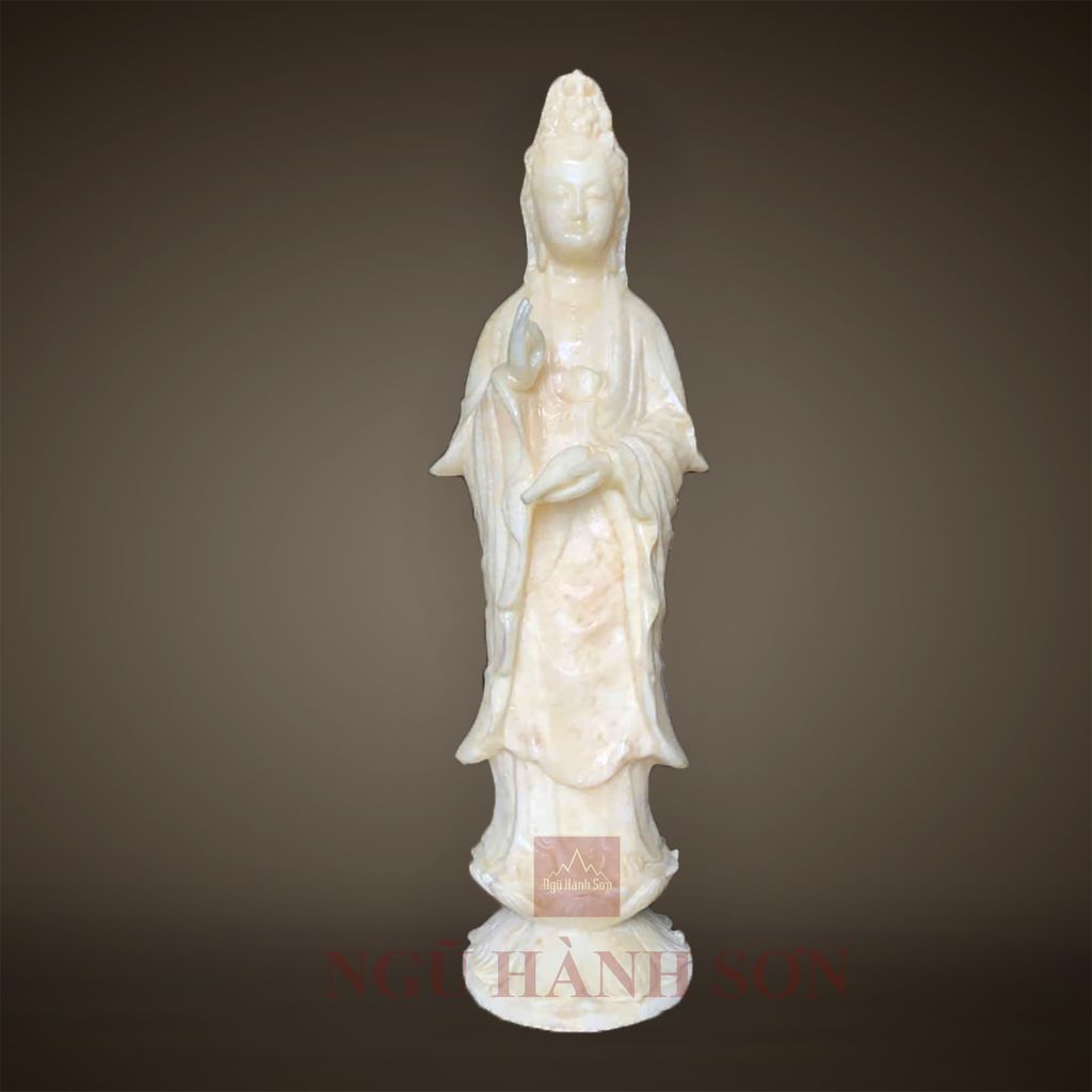 Tượng Phật bà Quan Âm đứng