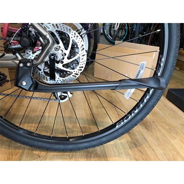  Chân chống sau 2 ốc 