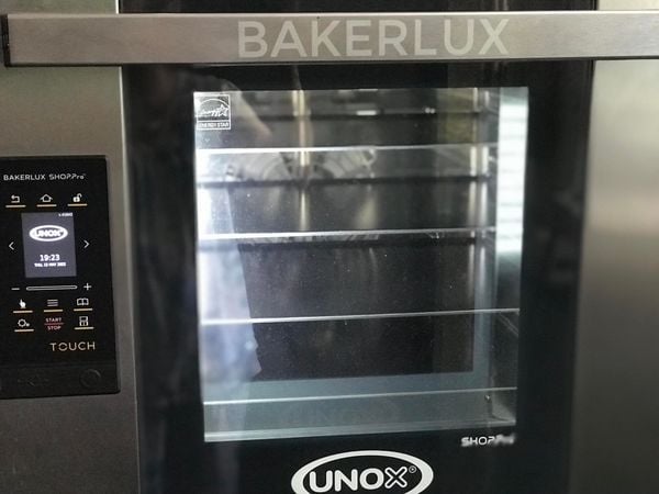  Khay nướng chống dính Unox- Sanneng 