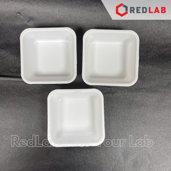 Đĩa cân nhựa PS trắng 100ml DxRxC 7.8x7.8x2.3cm ISOLAB 037.09.100 weighing dish (hộp 100 cái) có VAT
