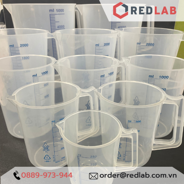 Ca nhựa PP có quai in vạch xanh ONELAB 100 250 500 1000 2000 3000 5000 ml, cốc đong thí nghiệm, chịu nhiệt, có VAT