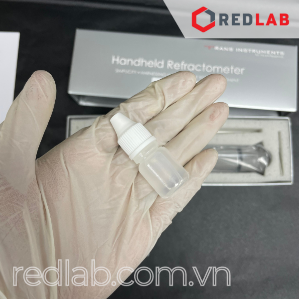 Khúc xạ kế đo độ mặn 0-100% TRANS Instruments - Singapore RSA0100 bù nhiệt, đo muối trong dung dịch / nước nuôi trồng thuỷ hải sản, có VAT