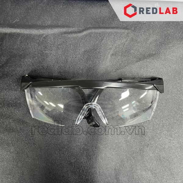 (Giá rẻ) Kính bảo hộ nhựa AHP gọng đen, dùng che mắt trong Lab, phòng khám, đi đường, có VAT