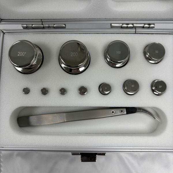 Bộ quả cân F1 (1g-200g) 11 quả Changzhou China (gồm 1 2 2* 5 10 20 20* 50 100 200 200* nhíp, khăn lau), có VAT