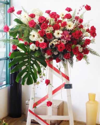  Kệ hoa chúc mừng 001 