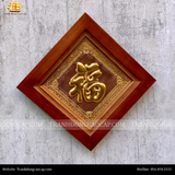  Tranh chữ Phúc 38x38 cm chữ mạ vàng 24K nền hồng khung gỗ sồi 