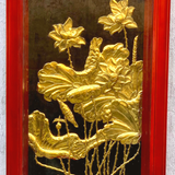  Tranh Hoa Sen 51x78cm đồng vàng nền đen khung gỗ sồi 