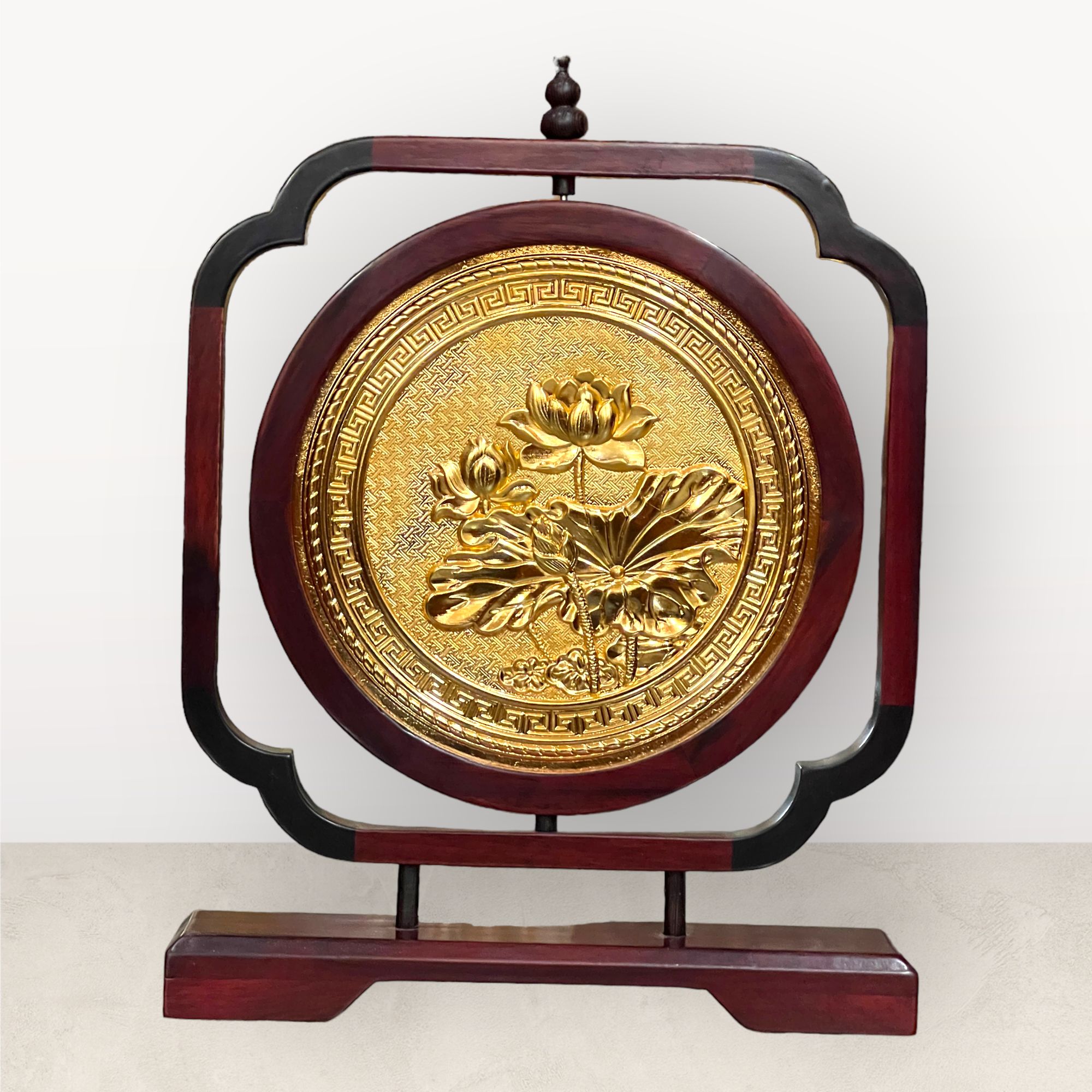  Tranh để bàn hoa sen đồng vàng mạ vàng 24K đk 20cm mẫu 1 