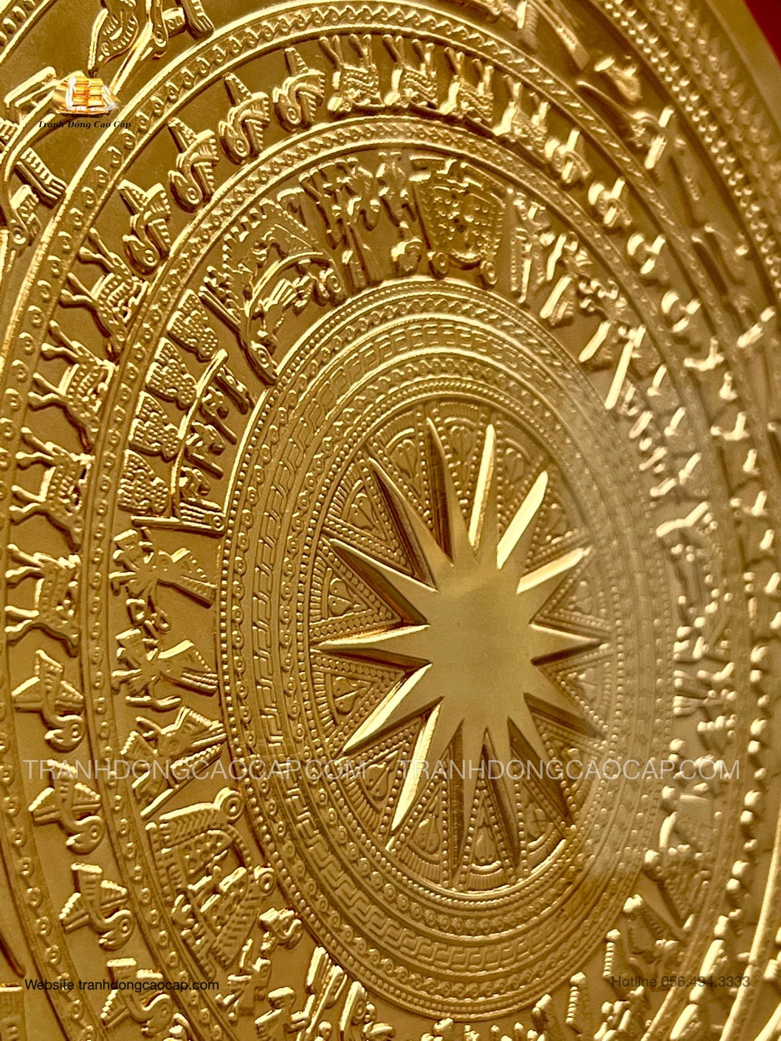 Tranh Hoa Trống Đồng Mạ Vàng 24K ( kích thước 42cm x 42cm ) 