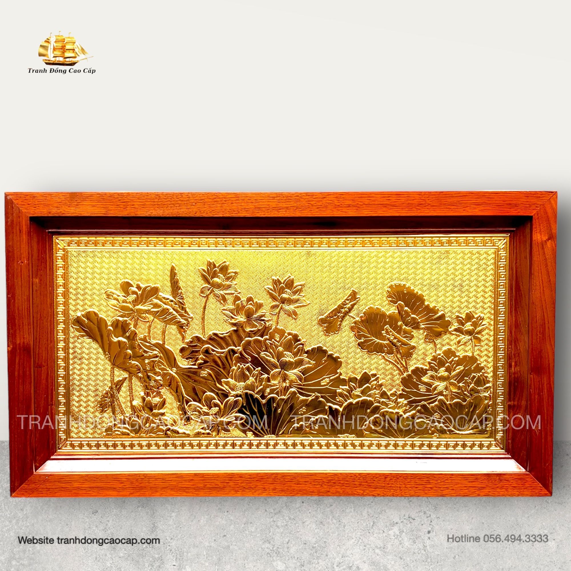  Tranh Hoa Sen Mạ Vàng 24K Treo Tường ( kích thước 38cm x 68cm ) 