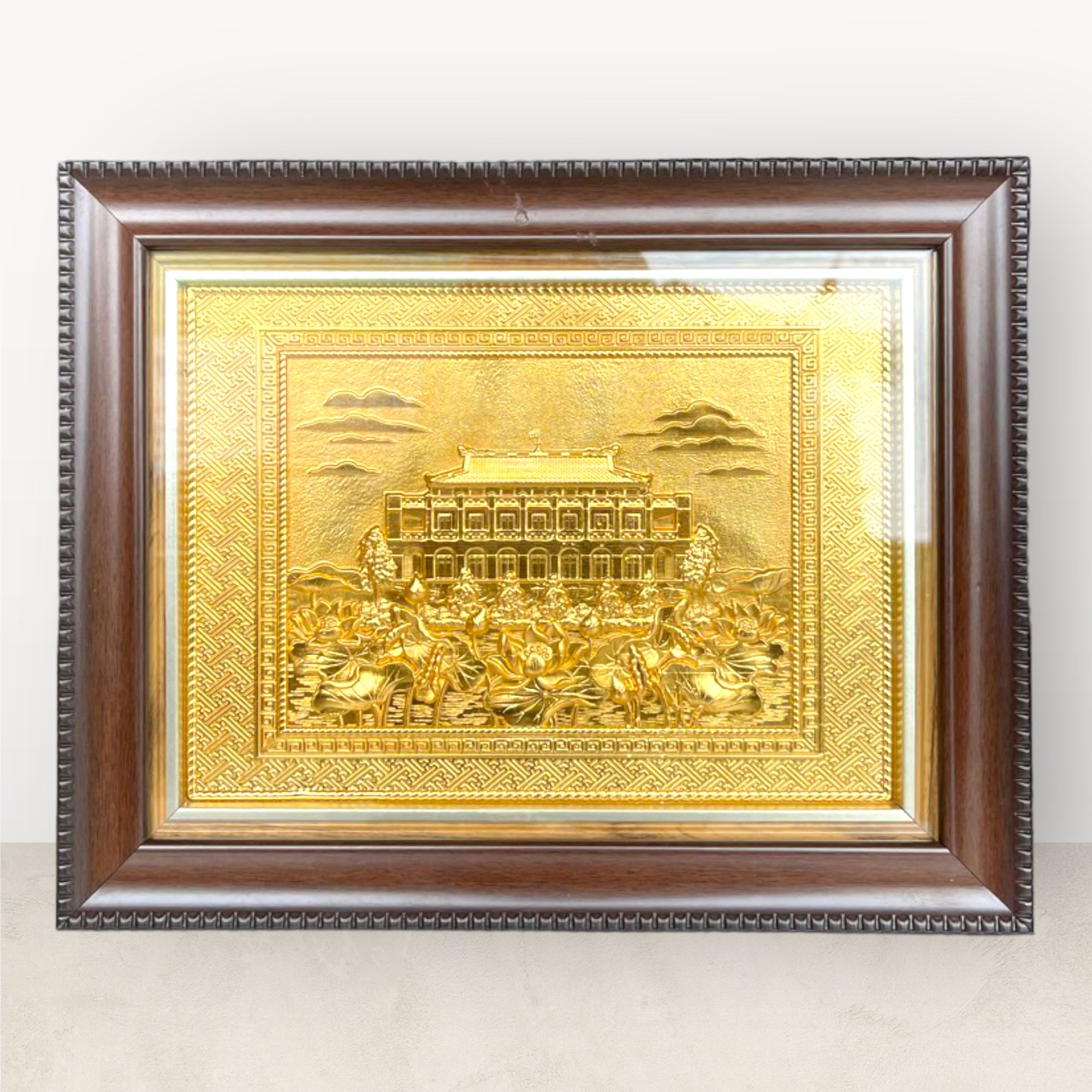  Tranh Bến Cảng Nhà Rồng - Bảo Tàng Hồ Chí Minh đồng vàng mạ vàng 24K 28x34cm mẫu 1 