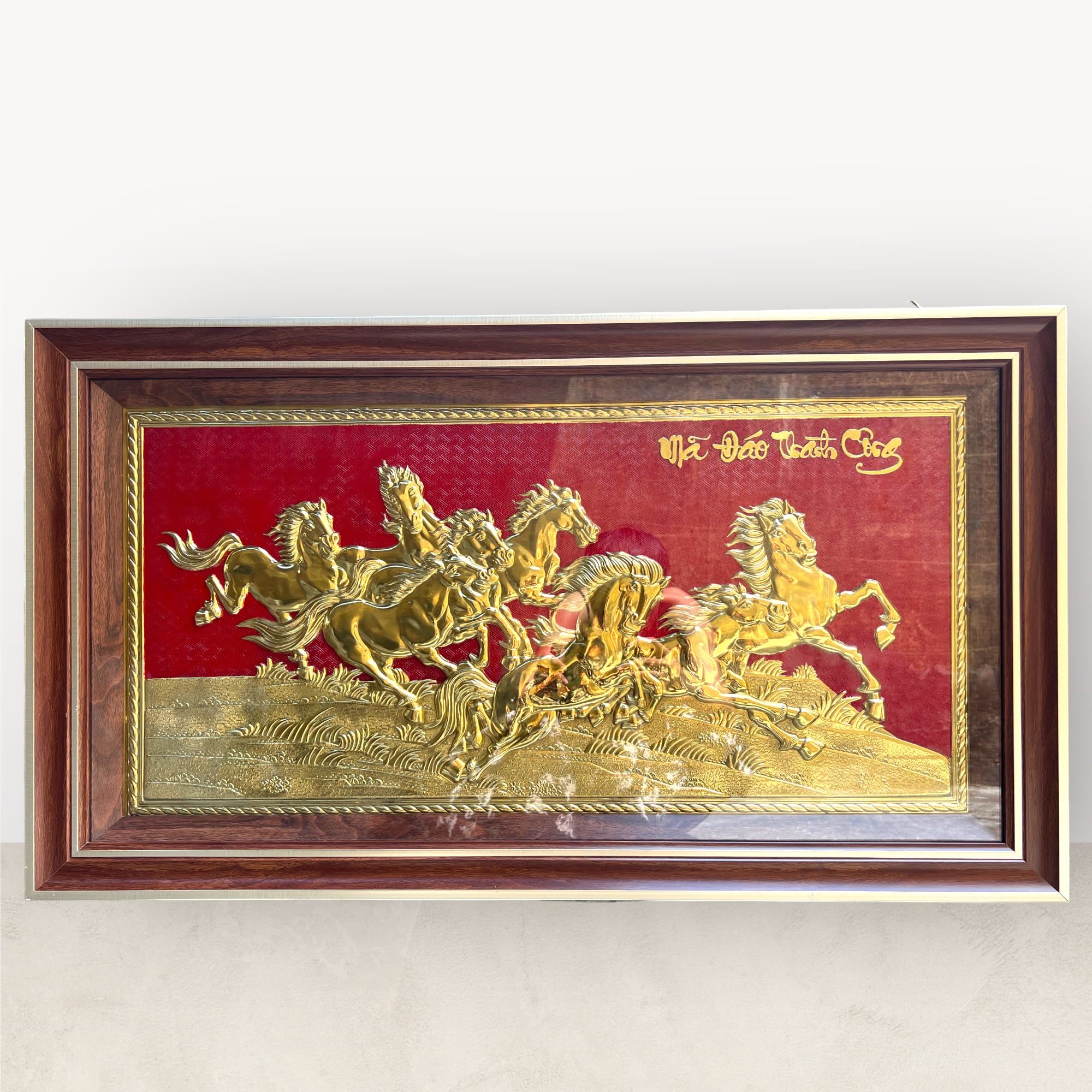  Tranh mã đáo thành công đồng vàng nền đỏ 52x92cm 