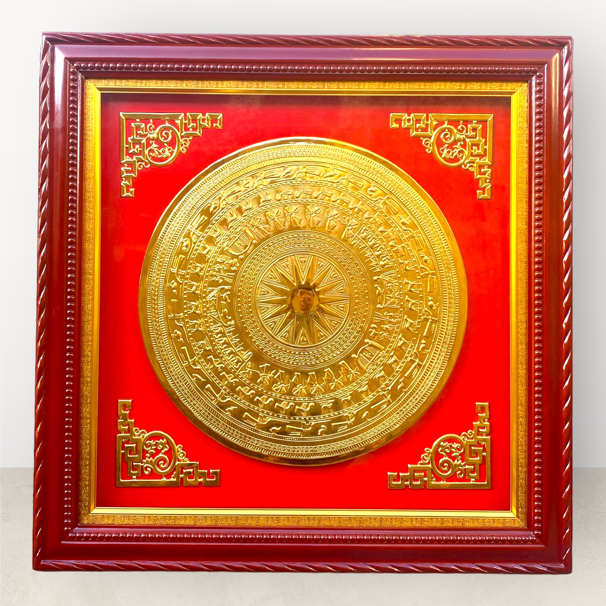  Tranh mặt trống gò đồng vàng mạ vàng 24K đk 60cm, khung 95cm 