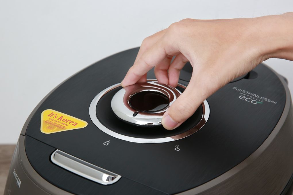 Nồi cơm điện cao tần Cuckoo 1.8 lít CRP- CHSS1009FN