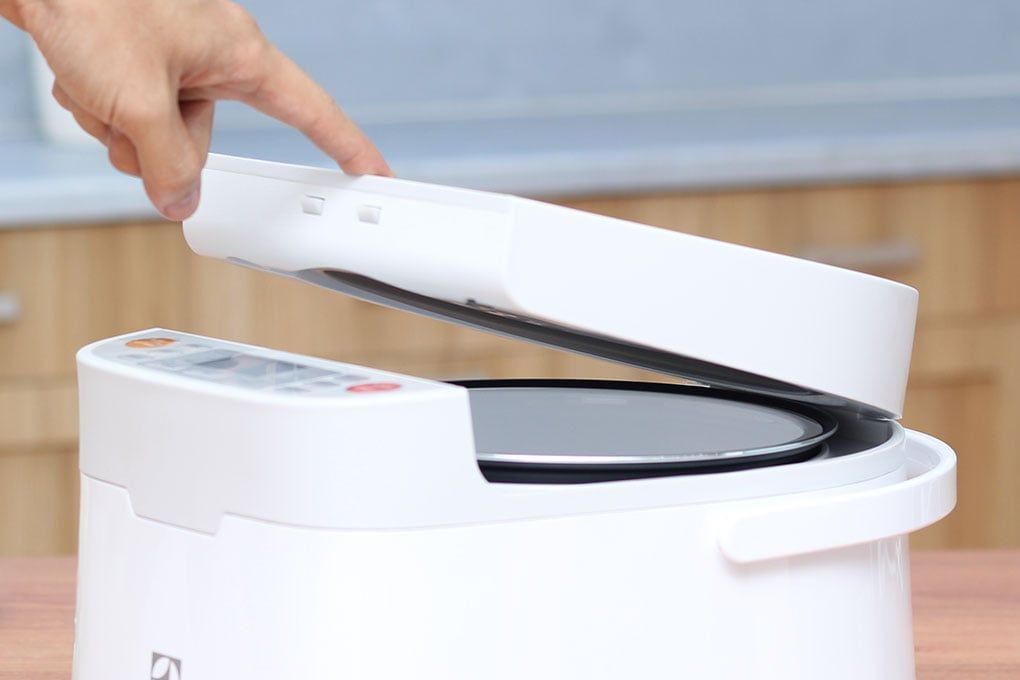 Nồi cơm điện tử Electrolux 1.2 lít ERC6503W