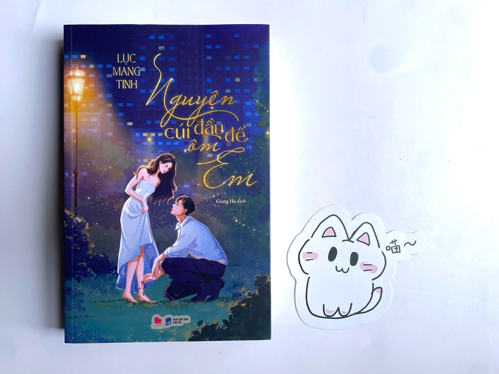  Sách - Nguyện cúi đầu để ôm em 
