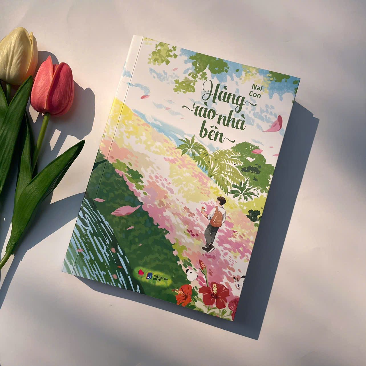  Sách - Hàng rào nhà bên - Nai Con - Bản phổ thông 