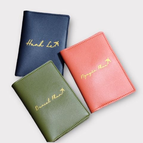  Passport cover in tên nhũ 
