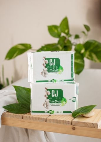 Băng vệ sinh Free Style 20 miếng ban ngày hương Trầu không