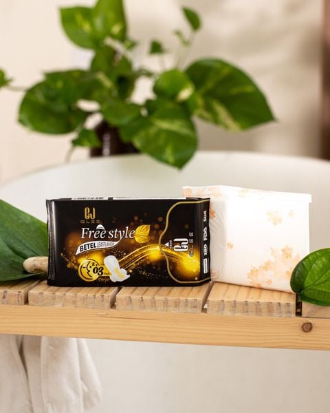 Băng vệ sinh Glee 3 miếng ban đêm hương Trầu không