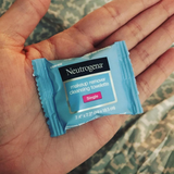 Neutrogena Makeup Remover Wipes – Khăn Tẩy Trang Đóng Gói riêng từng miếng