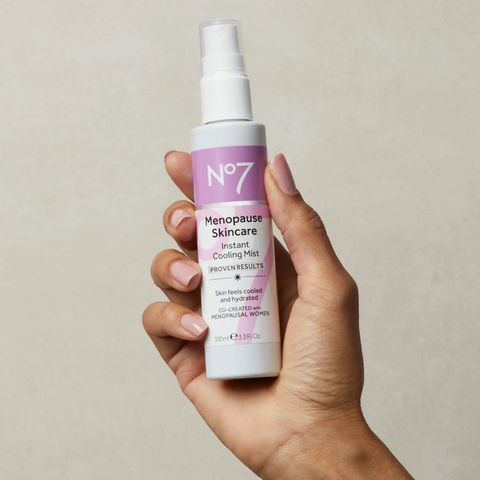 Xịt khoáng làm dịu da No7 Menopause Skincare Instant Cooling Mist [ Auth ]