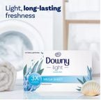 Giấy thơm sấy quần áo mềm vải gấp 3 lần Downy Light Mega set 2 hộp (2 * 65) 130 tờ [Mỹ]