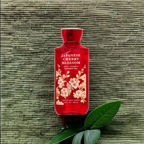 Bath & Body Works - Gel tắm Japanese Cherry Blossom 295mL - Mỹ