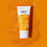 Sữa rửa mặt tẩy tế bào chết No7 Radiance+ 100 mL [Mỹ]