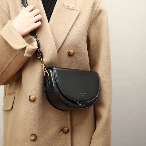 Túi đeo chéo nữ form nửa hình tròn - Saddle Bag