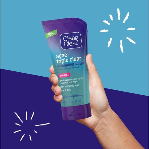 Kem rửa mặt kiểm soát mụn & tẩy tế bào chết Clean & Clear Acne Triple Clear
