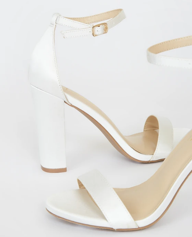 Sandal Lulus Taylor Ivory Satin trắng cao 10 phân - size 6.5 (37)
