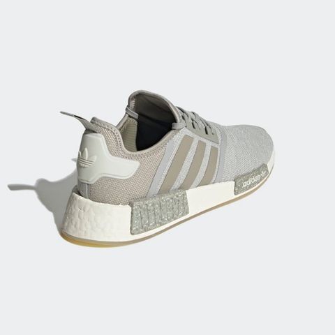 Size 39.5; 40, Giày thể thao Nam, Nữ Adidas NMD R1 [Auth]