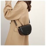Túi đeo chéo nữ form nửa hình tròn - Saddle Bag