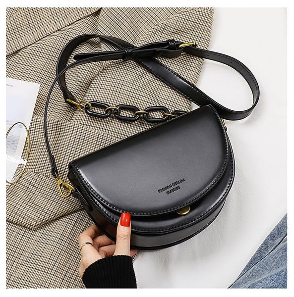 Túi đeo chéo nữ form nửa hình tròn - Saddle Bag