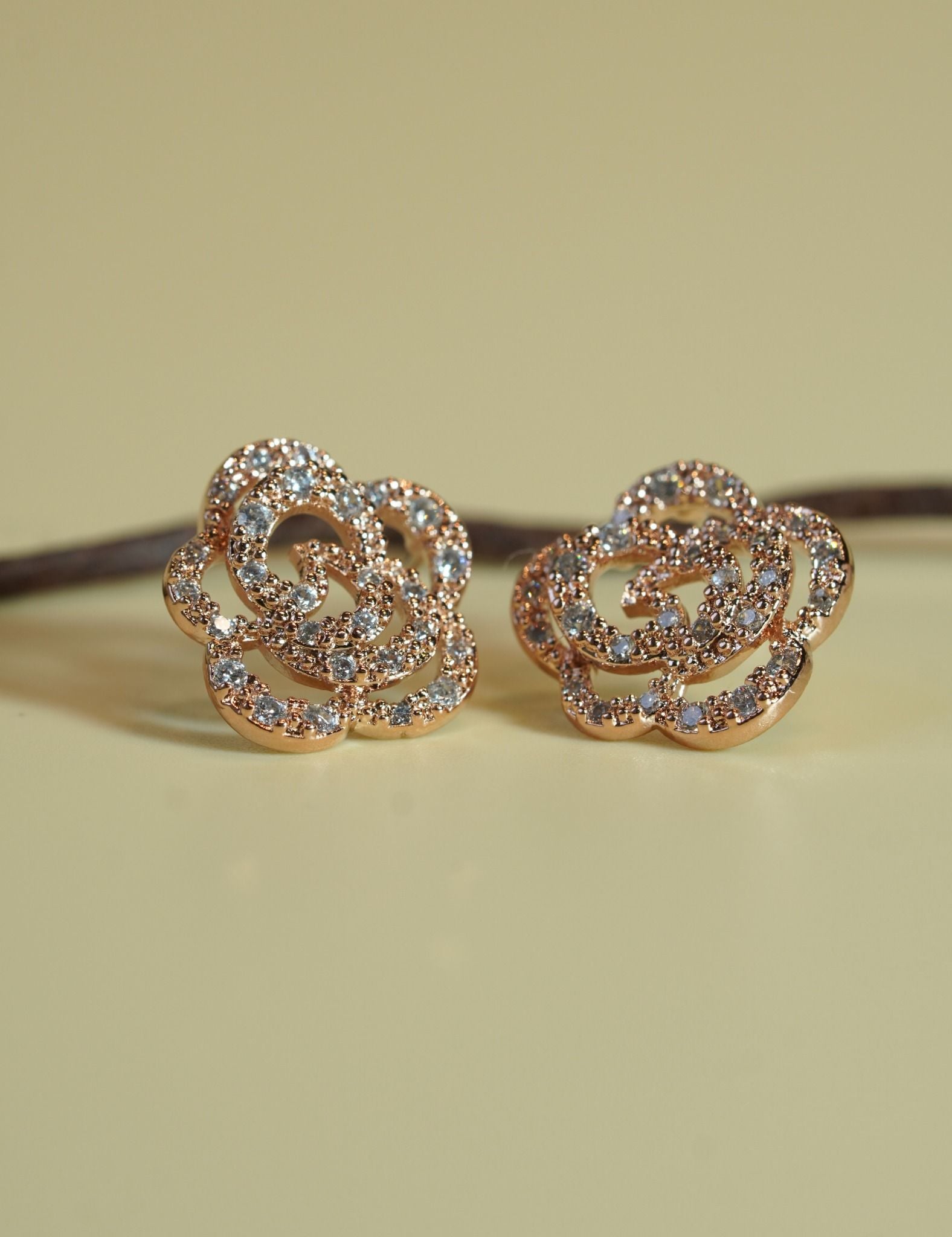 [ancafe-accessories] Hoa tai ER320K-049-VH