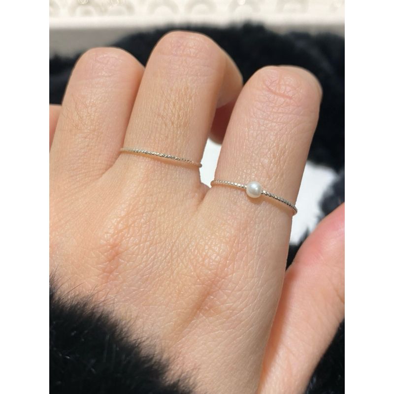 [ancafe.shop]Nhẫn ngón trỏ viên ngọc trắng, ngón giữa sần