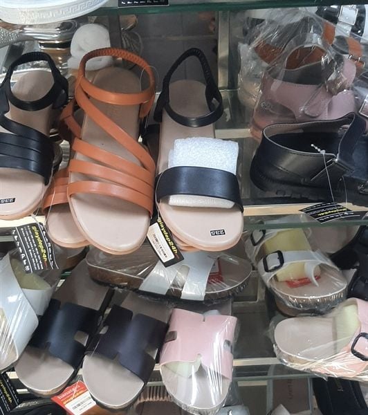 Giày sandal nữ
