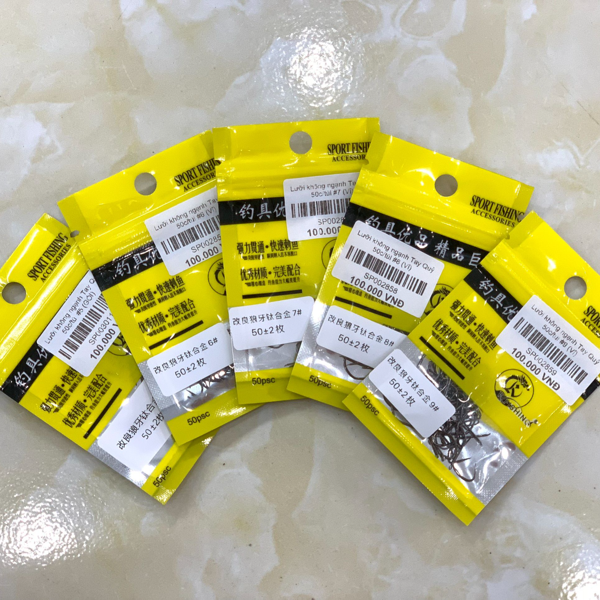  Lưỡi Không Ngạnh Tay Quỷ 