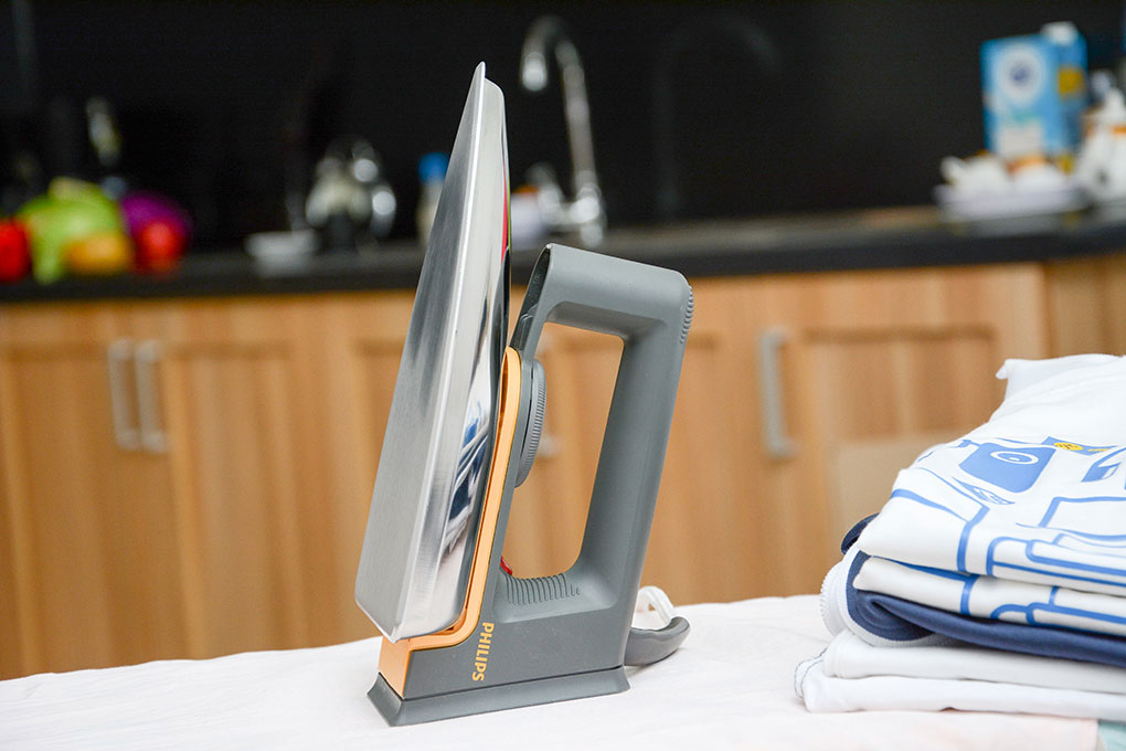 Bàn ủi Philips HD1172