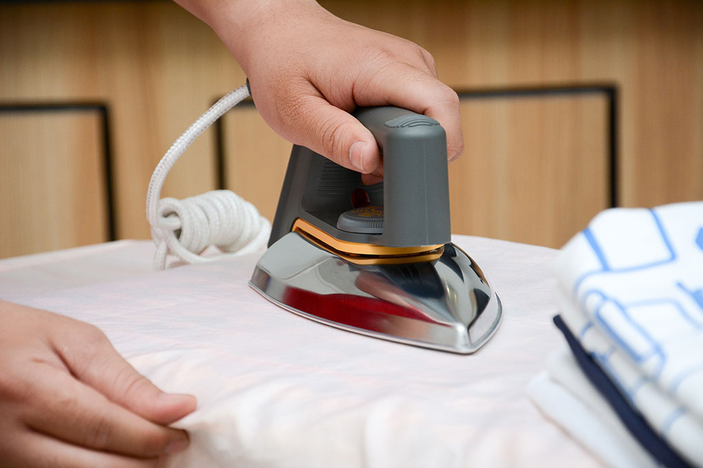 Bàn ủi Philips HD1172