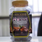  Checkers Socola Đen Hạt Hạnh Nhân 450g 