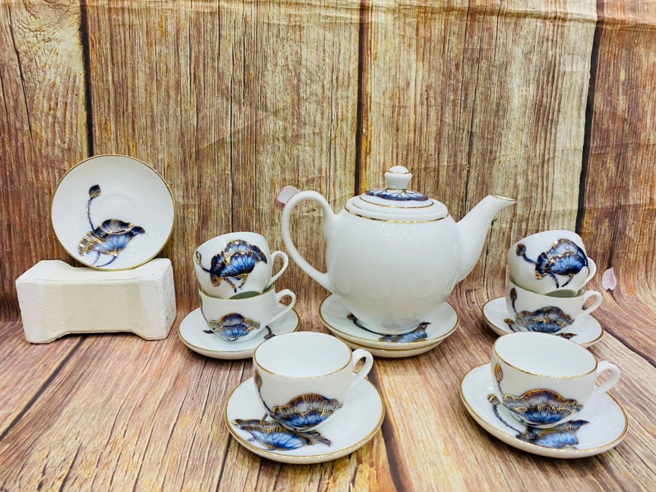  BỘ ẤM CHÉN HOA SEN VÀ CẢNH HÀ NỘI 