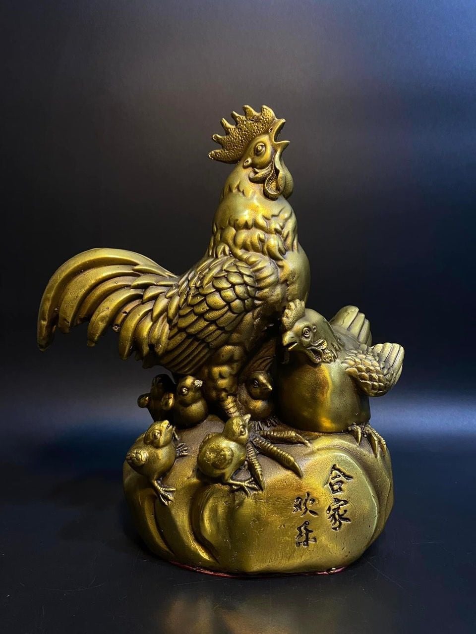  Gia đình gà bằng đồng 