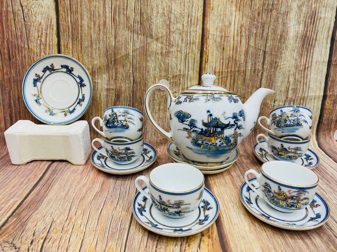  BỘ ẤM CHÉN HOA SEN VÀ CẢNH HÀ NỘI 