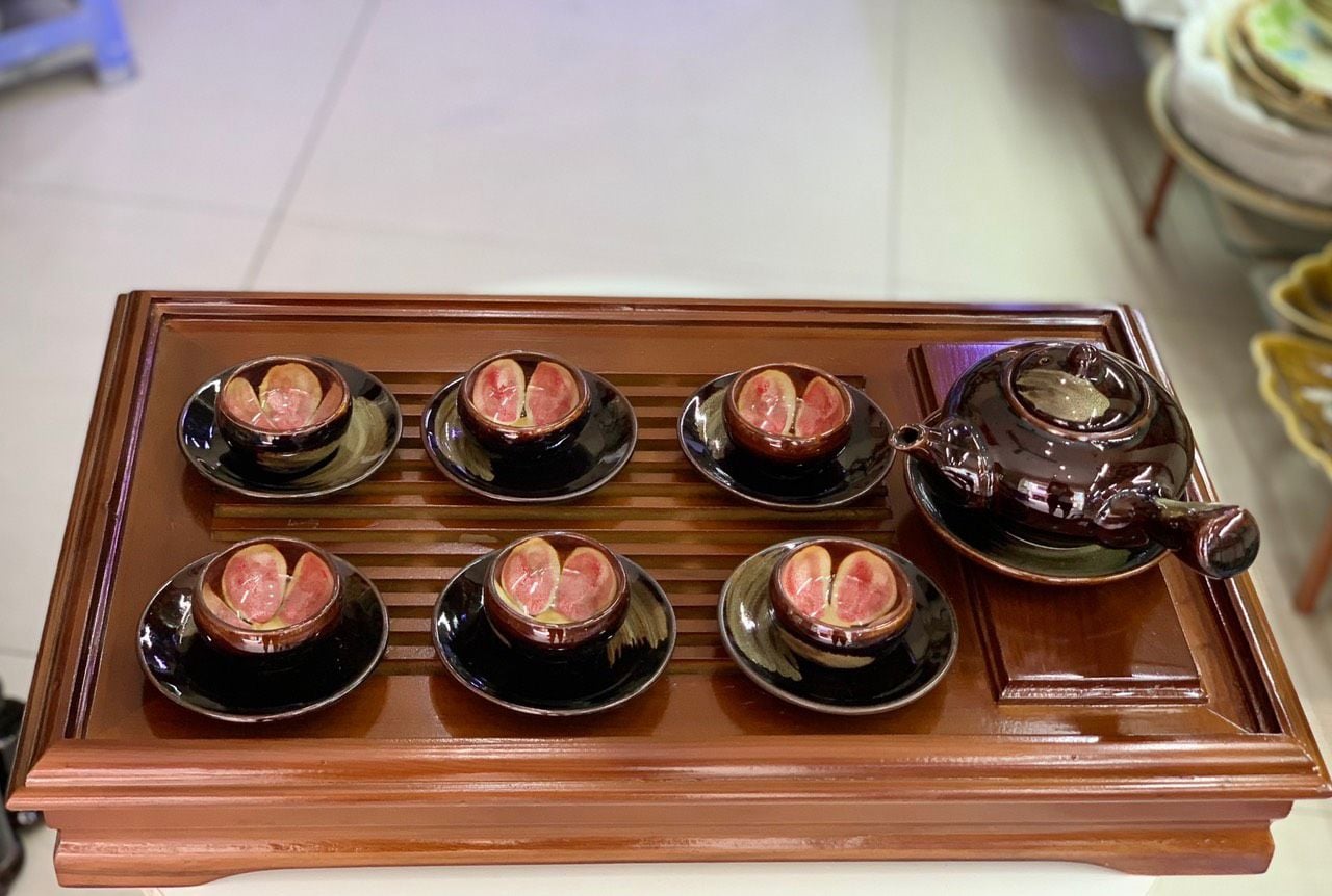  Bộ Ấm Chén Men Hoả Biến Nâu Quệt Dáng Chuôi Chén Lòng Hoa (Kèm Phụ Kiện) 