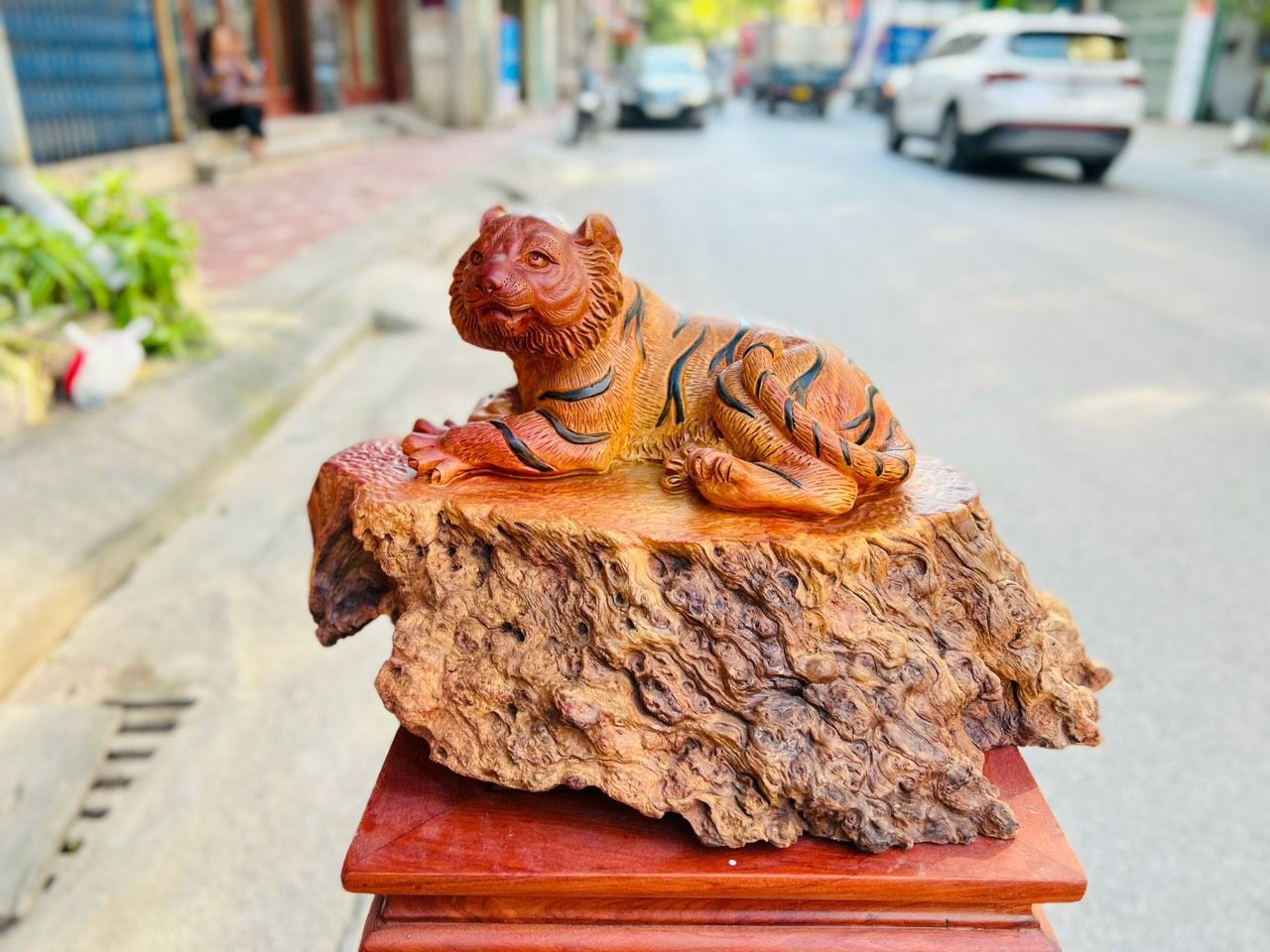  Khám Phá Vẻ Đẹp Tinh Tế của Sản Phẩm Điêu Khắc Chúa Tể Sơn Lâm 