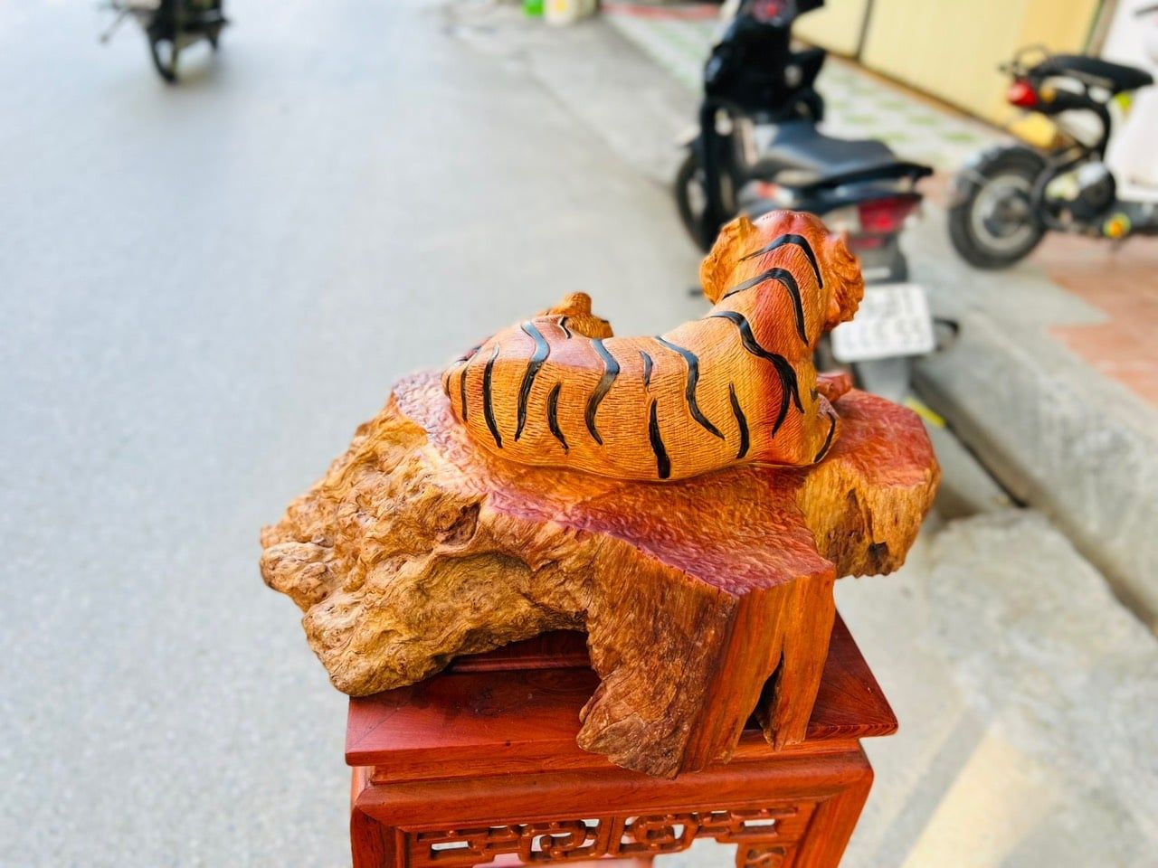  Khám Phá Vẻ Đẹp Tinh Tế của Sản Phẩm Điêu Khắc Chúa Tể Sơn Lâm 