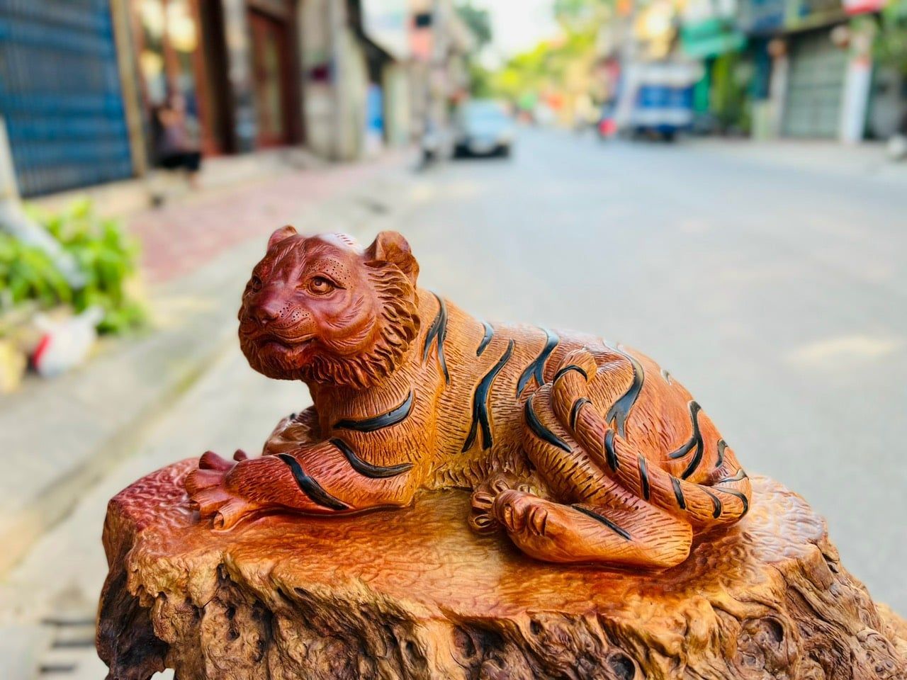  Khám Phá Vẻ Đẹp Tinh Tế của Sản Phẩm Điêu Khắc Chúa Tể Sơn Lâm 